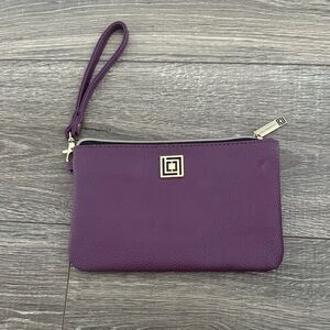 Liz Claiborne Wristlet w Portable Charger